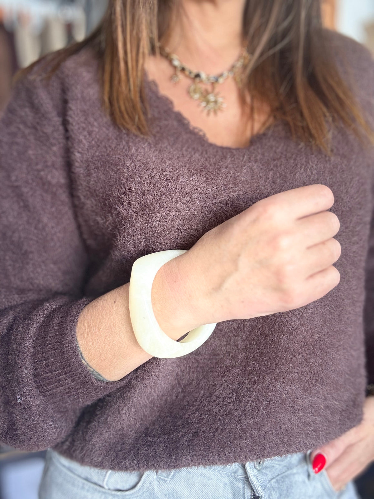 Bracelet jonc rigide en résine beige