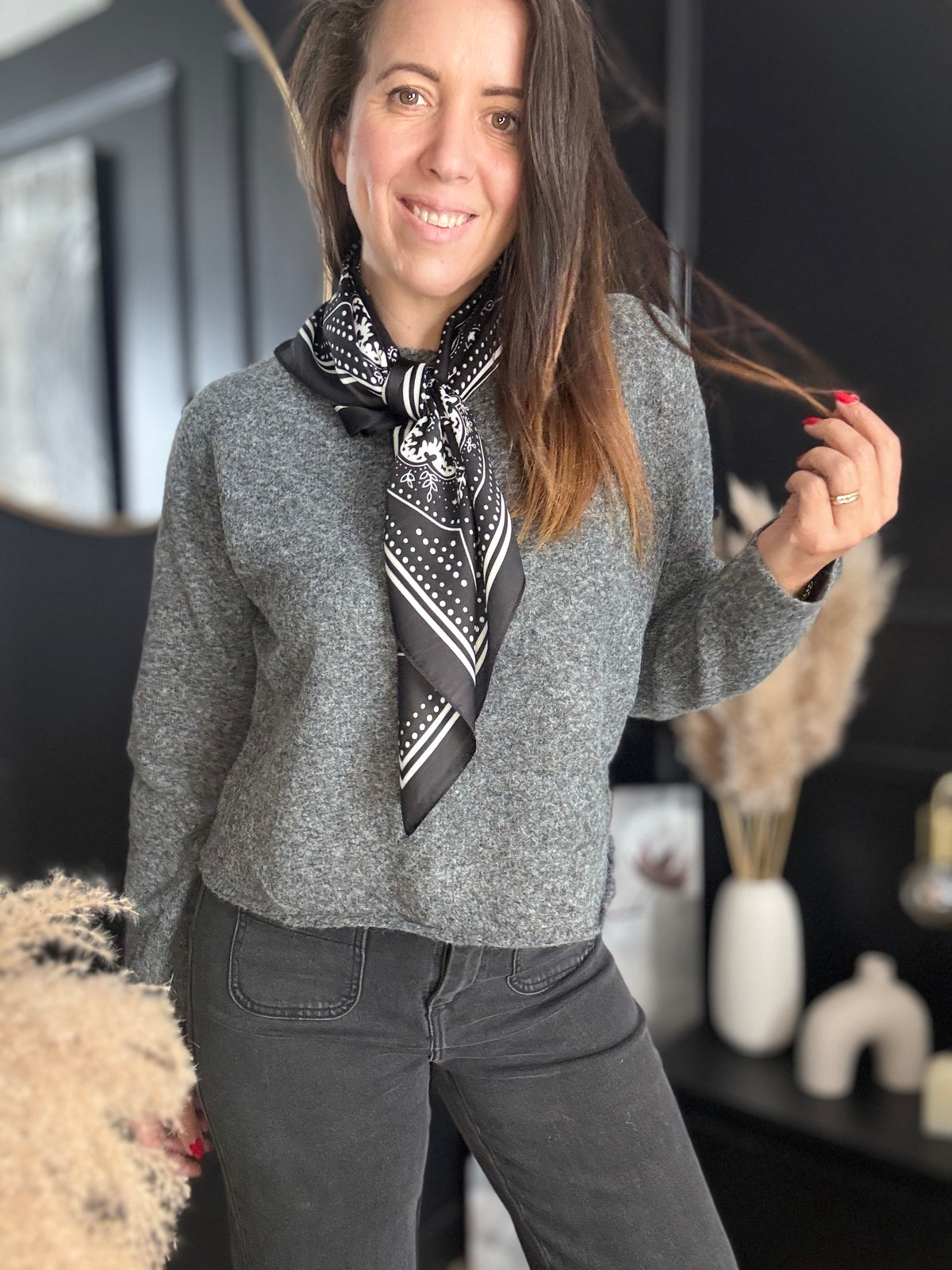 Pull gris avec foulard MIKE