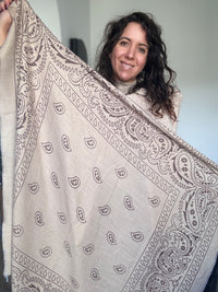 Écharpe taupe NYA