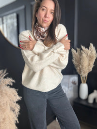 Pull beige avec foulard MINO