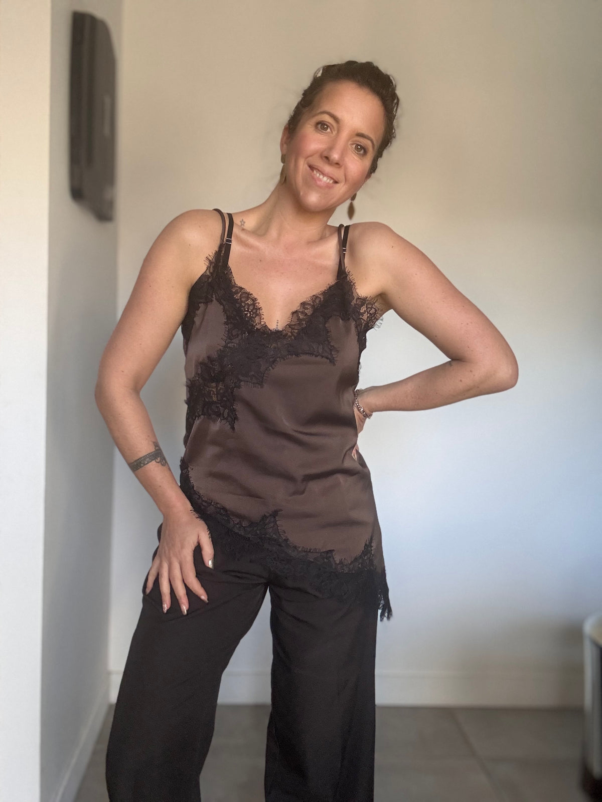 Top asymétrique dentelle chocolat NATHACHA