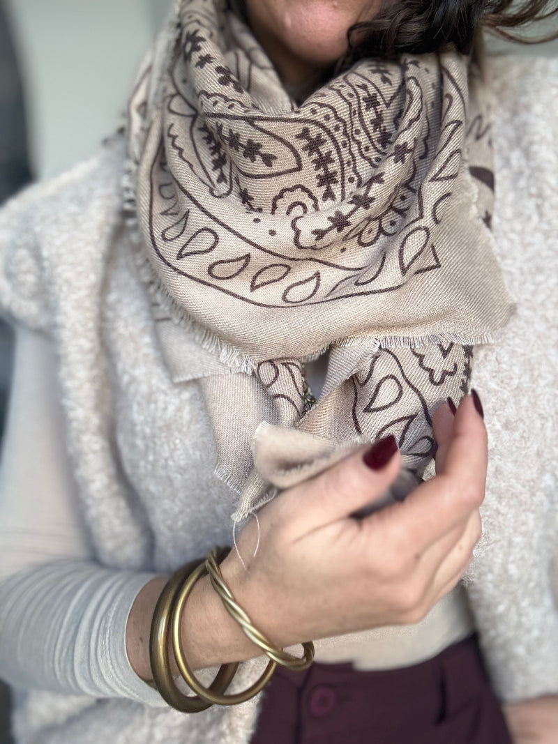 Écharpe taupe NYA