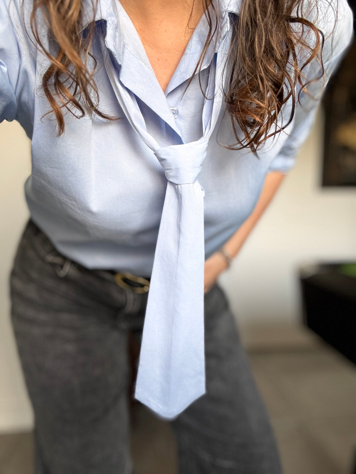 Chemise cravate bleu ciel NEO