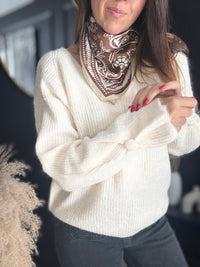 Pull beige avec foulard MINO
