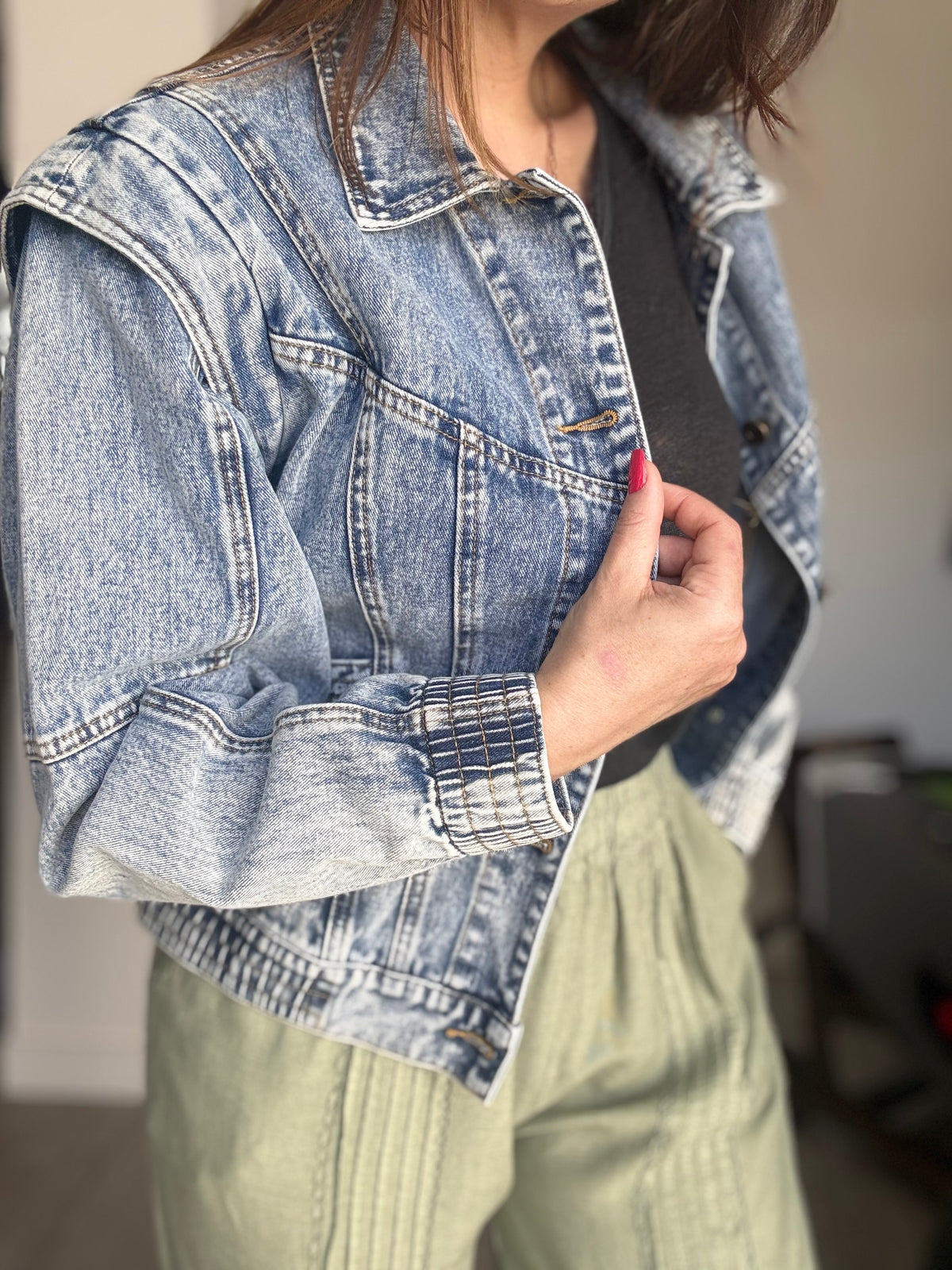 Veste en jean bleu foncé vintage pour femme Dolce and Gabbana, années Veste en jean bleu foncé vintage pour femme Dolce and Gabbana, années