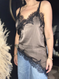 Top asymétrique dentelle chocolat NATHACHA