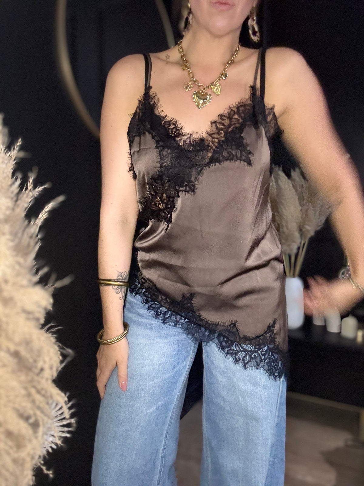 Top asymétrique dentelle chocolat NATHACHA