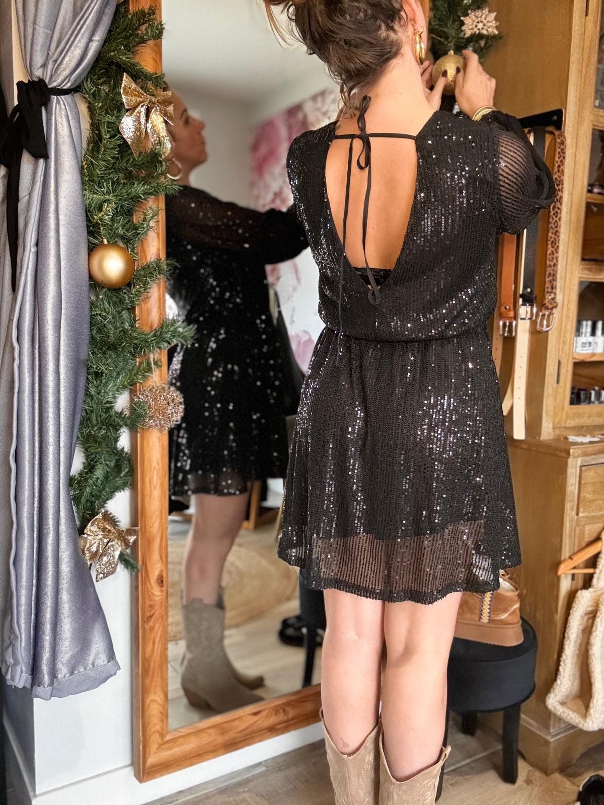 Robe sequins noire WITHNEY