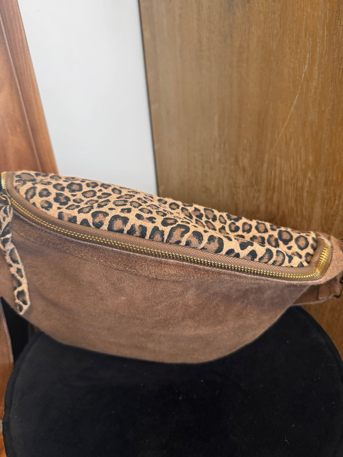 Sac banane cuir taupe léopard CARLA