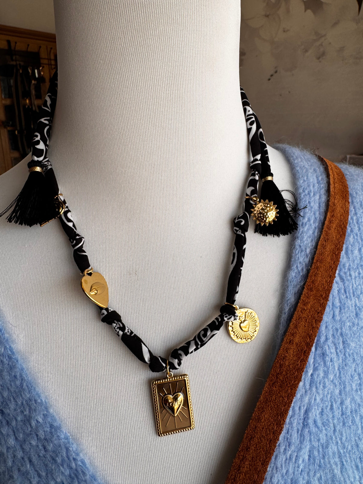 Collier POMPOM noir et blanc